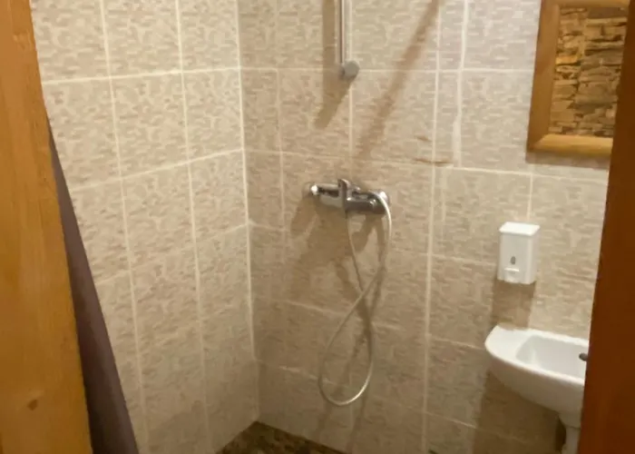 Kır Evi Oselia Lada Tukhlya