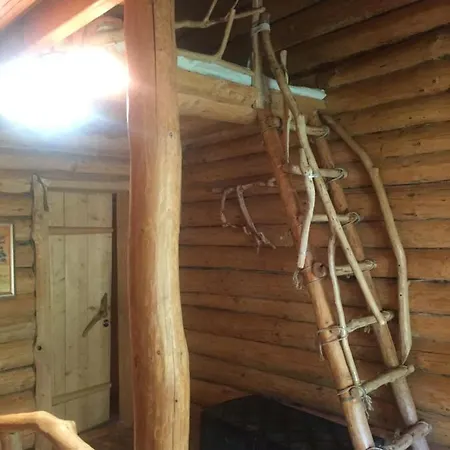 Landhuis Oselia Lada Tukhlya