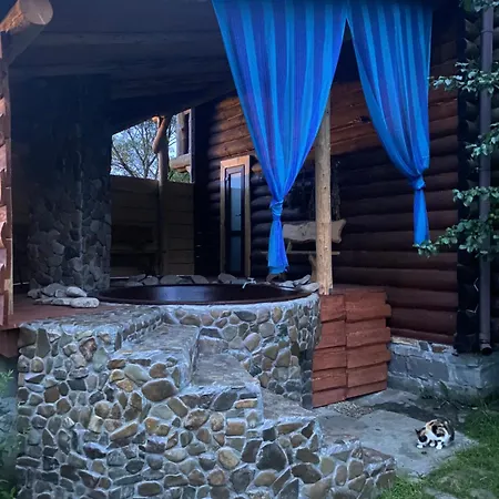 Oselia Lada Landhuis Tukhlya